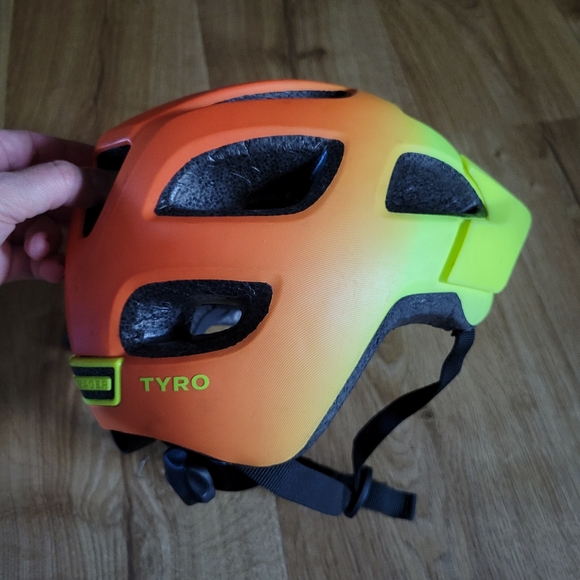 bontrager Other - Bontrager Tyro Kids Bike Helmet